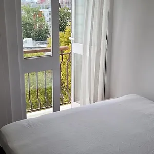  Séjour chez l'habitant Comfy Near Metro & Airport